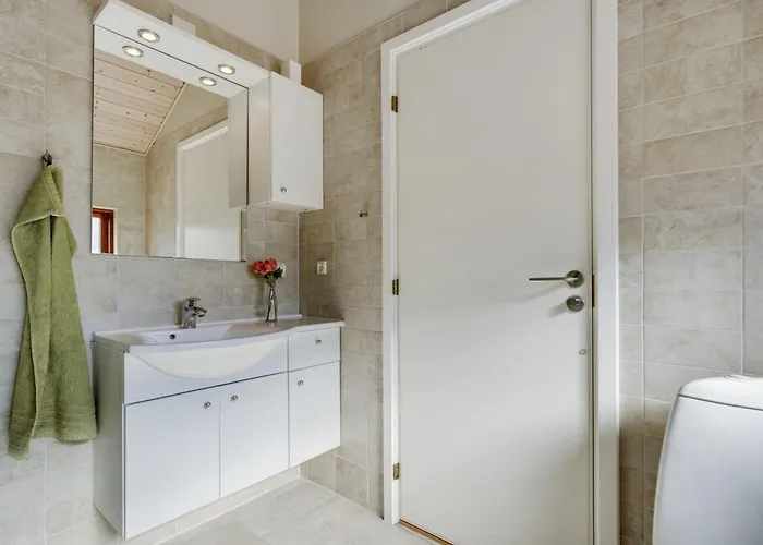 Vakantiehuis Biaver - 350m From The Sea By Interhome Bøtø By